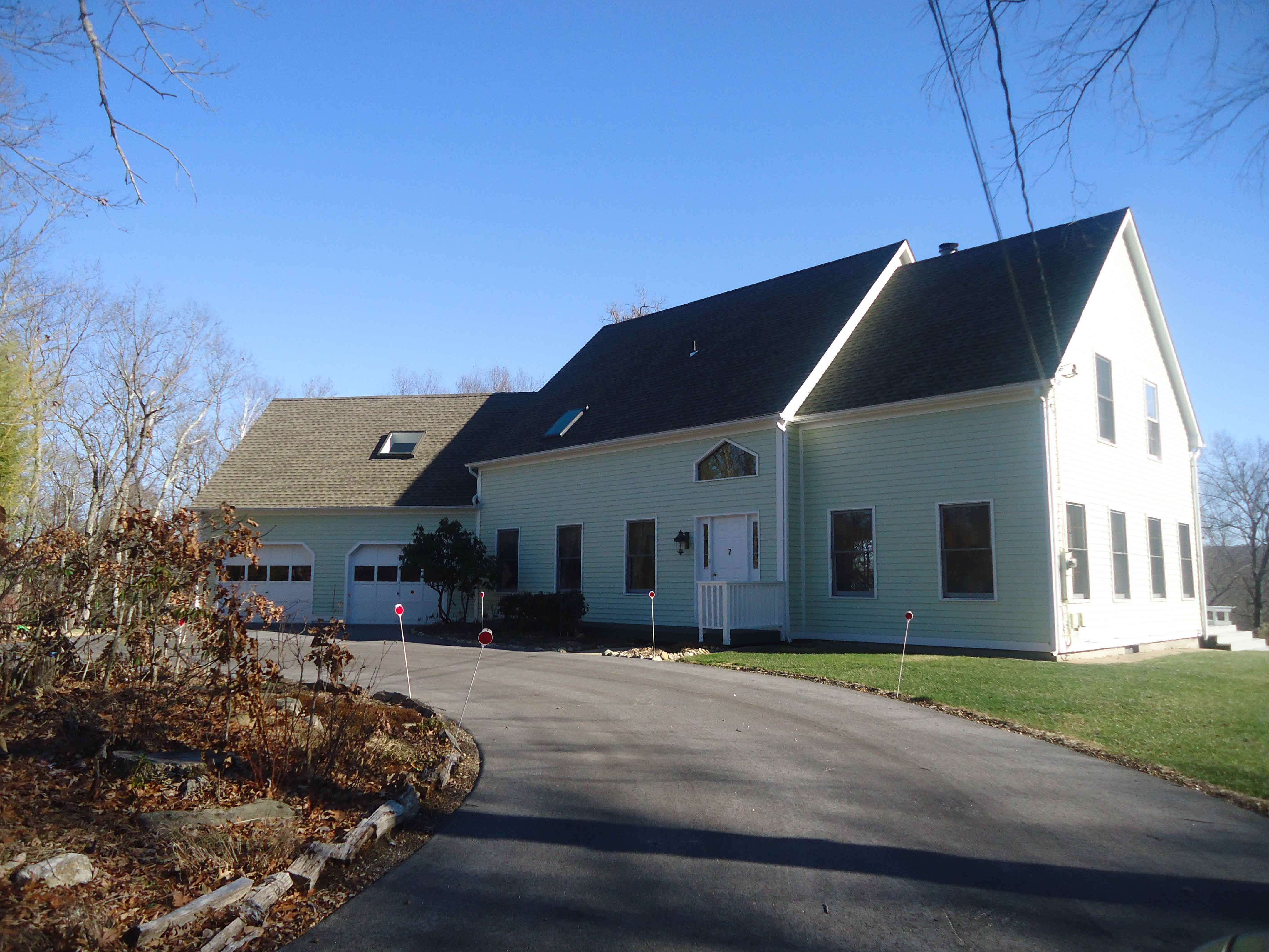 Building photograph for 7 BRANDY LN
